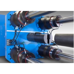 Horizontal dynamic testing machines