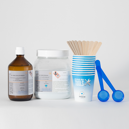 Упаковка смоли KM-V : 1 кг порошку + 500 куб.см. каталізатора